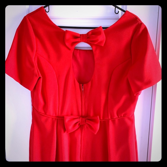 Lovely red formal dress - Picture 1 of 4